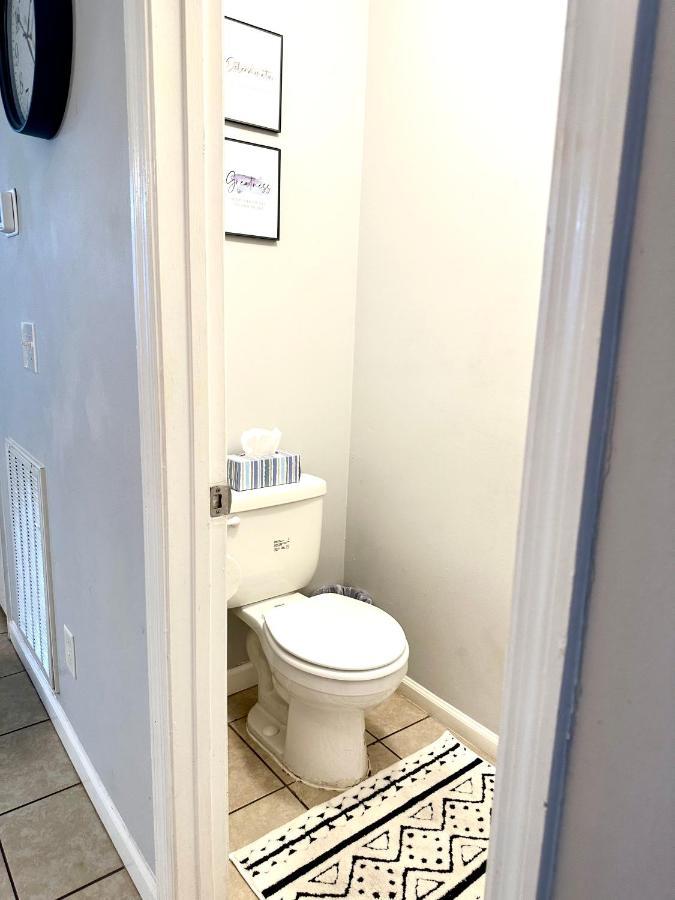 Lovely 2-Bedroom Condo W/Balcony And Free Parking Nashville Buitenkant foto