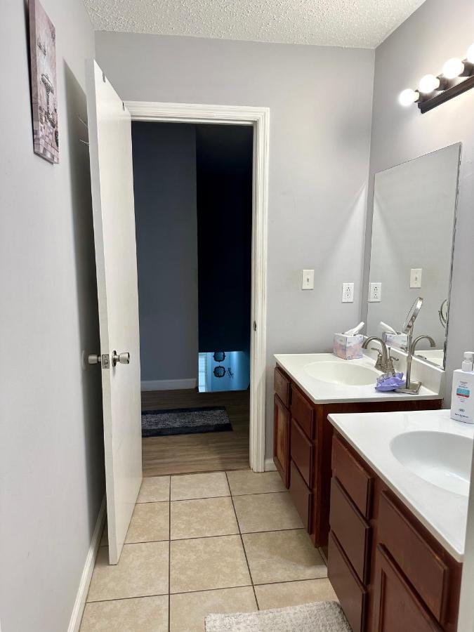 Lovely 2-Bedroom Condo W/Balcony And Free Parking Nashville Buitenkant foto